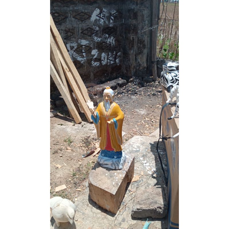 patung dewa Thai Shang Lao Jun bahan kayu