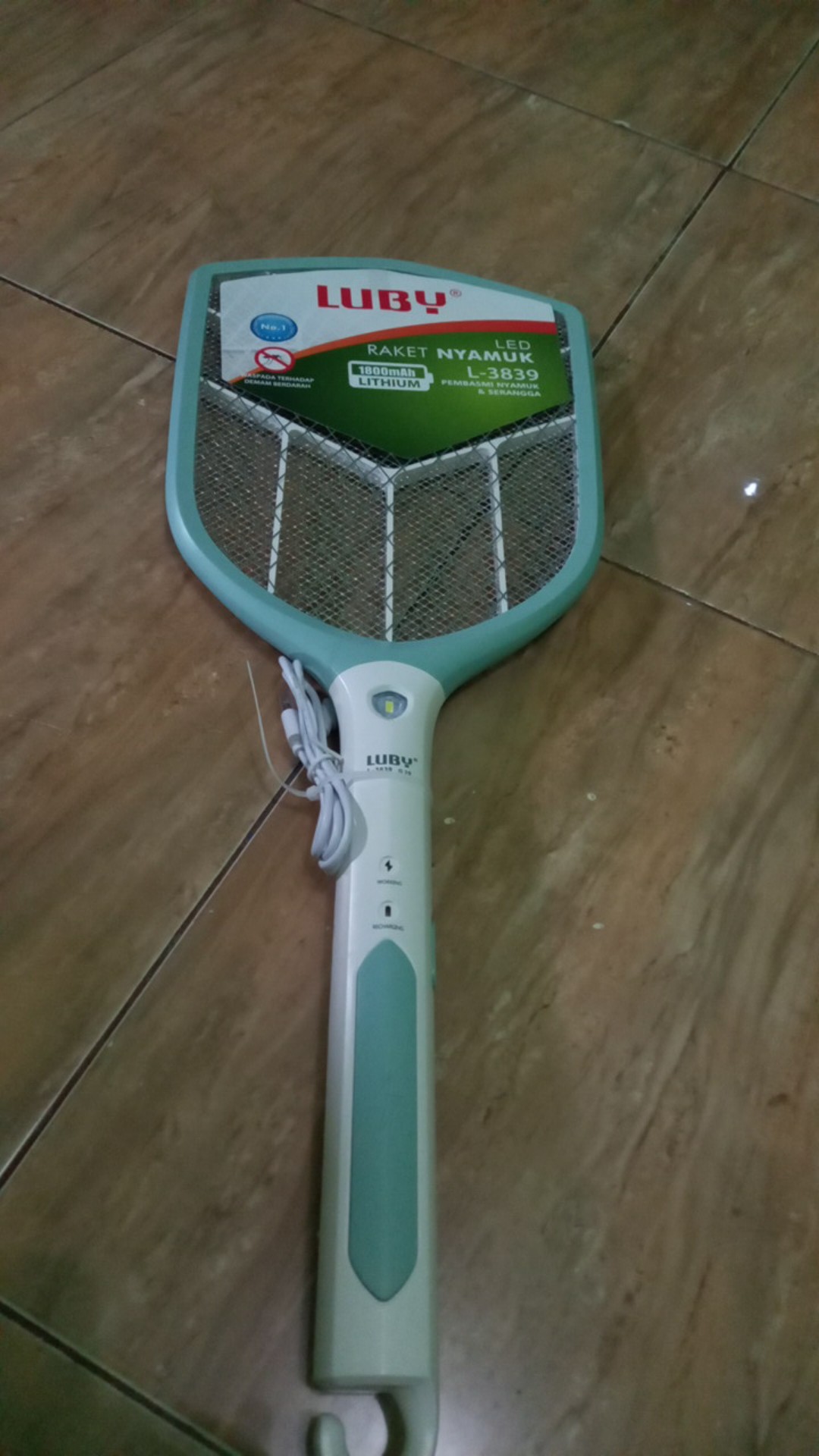 Raket Nyamuk Luby L-3839 + Senter 1 Led + Replaceable Rechargeable Battery