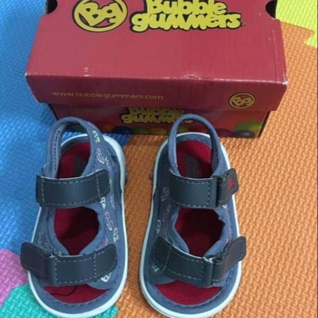 preloved sepatu sendal bubble gummers bisa bunyi