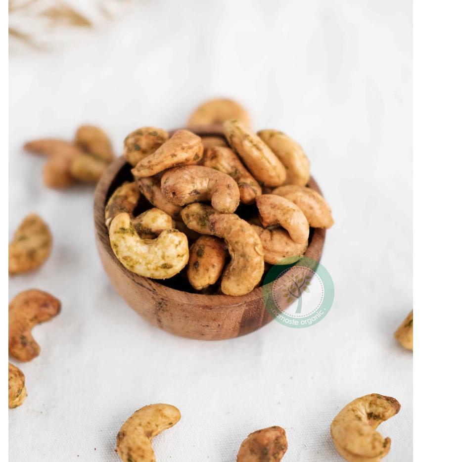 

Fyp on POCKET SIZE ROASTED SALTED CASHEW WITH LIME LEAVES - ORIGINAL 30GR #DISKON