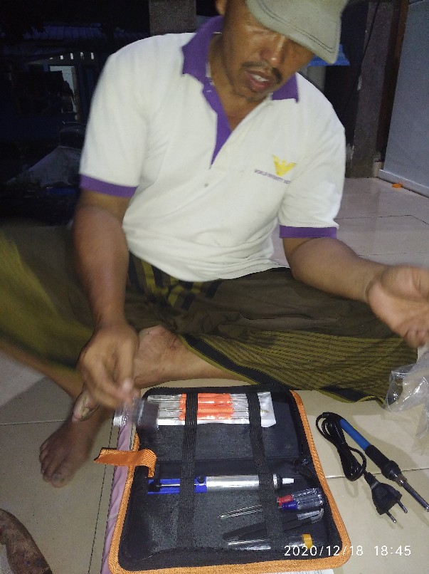 Tool Set Peralatan Solder Kit 7 In 1 60w 220v - Sik-002