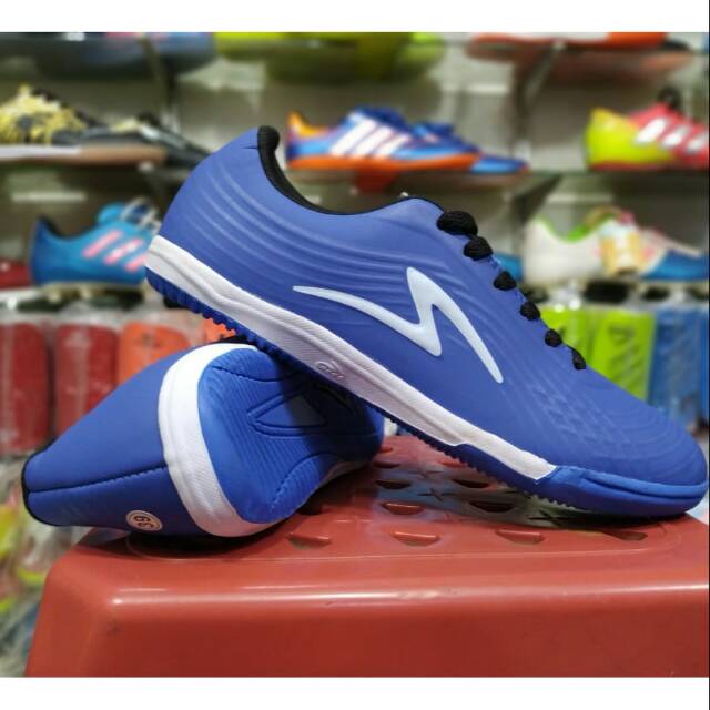 Sepatu futsal specs illuzion