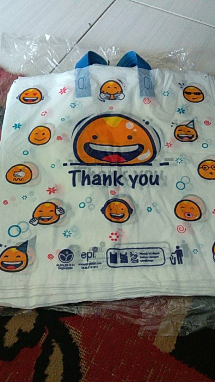 Kantong Plastik Smile Softhandle Ukuran 35 [ 1pack]