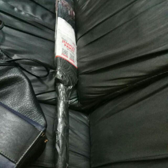 Gantungan Baju Untuk  Rak Kaca Sebagai Tatakan Manekin Simpel Banget