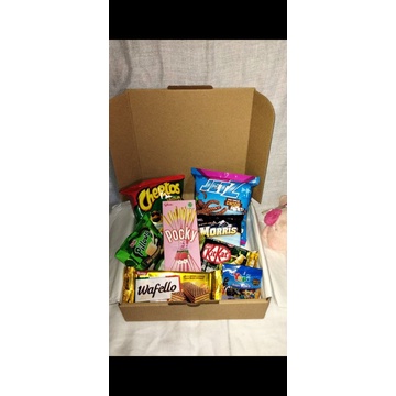 birthday gift //gift box //hampers //snack box