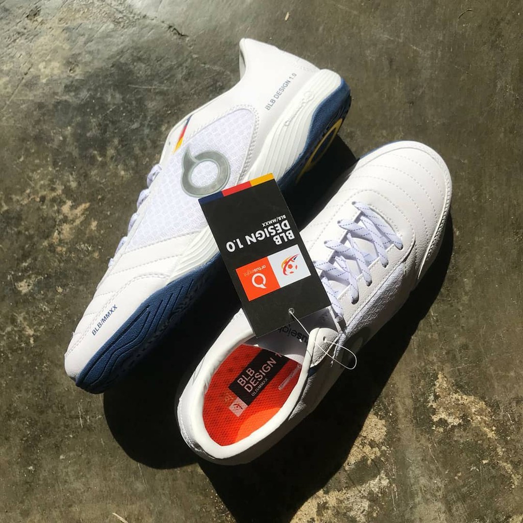 FUTSAL ORTUSEIGHT JOGOSALA GRAFFITY BLB 1.0  IN WHITE ORIGINAL 11020181 BNIB