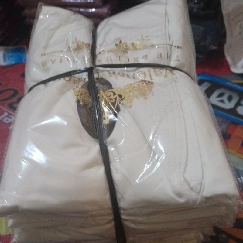 KHIMAR JERSEY JUMBO V KHIMAR SYARI SIZE L VALENSHAQUEEN VALENSHA QUEEN GROSIRJILBAB-Putih tulang