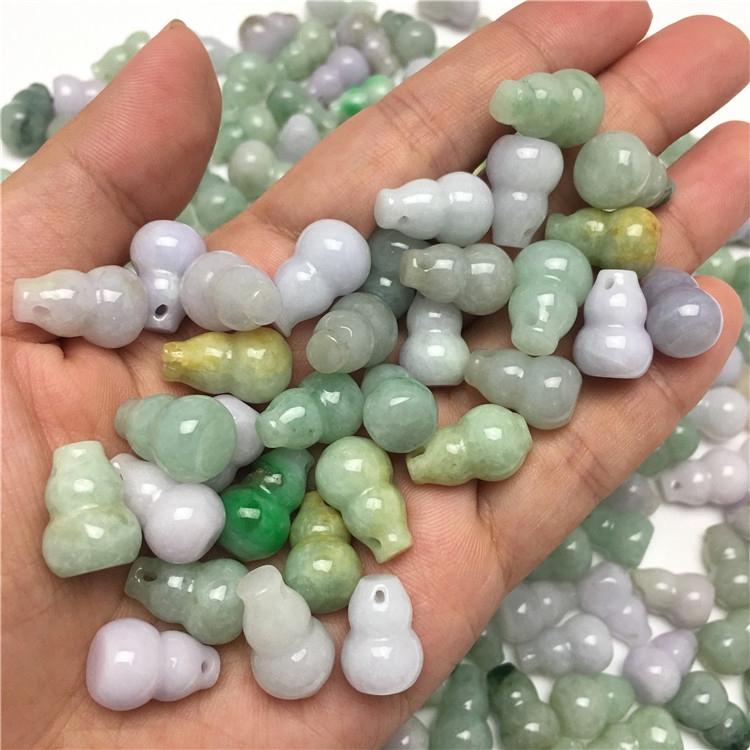 Sebuah kargo Burma jadeite jade labu batu giok  liontin 