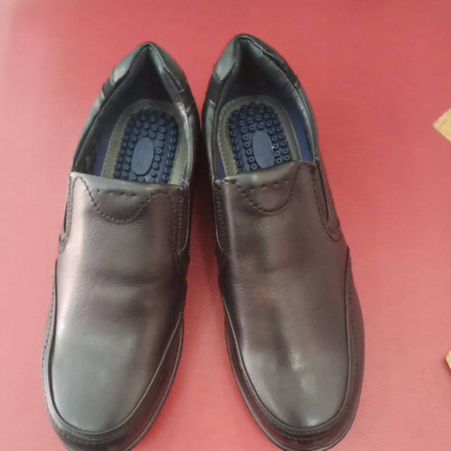 Sepatu pantofel pria bata compit tanpa tali