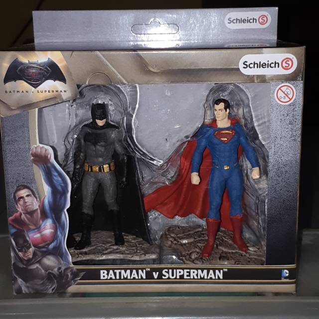Action figure batman v superman