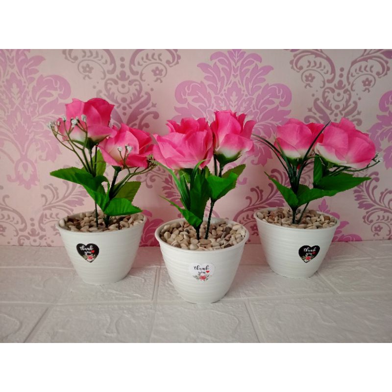 Bunga Hias Mawar Plastik