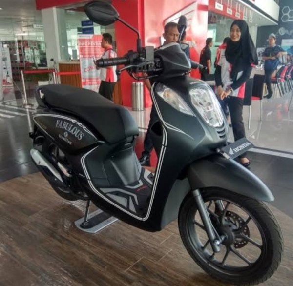 spakbor depan Honda Genio K0J hitam doff non original