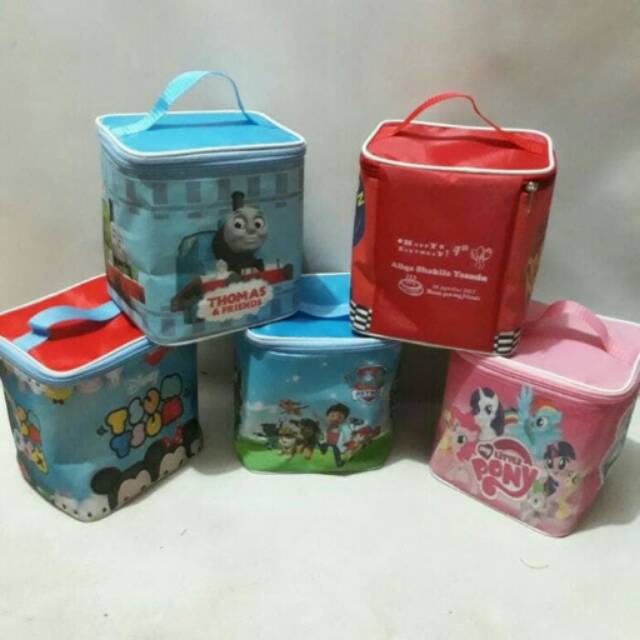 

GOODIE BAG ULTAH TAS KUBUS