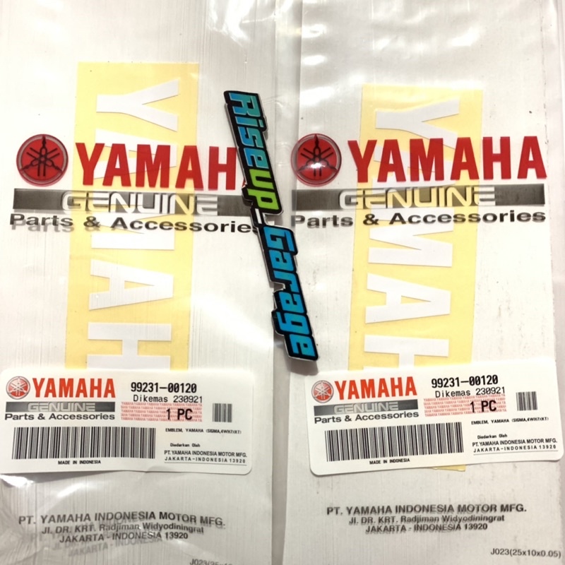 Stiker sticker emblem PUTIH cover tutup spakbor depan F1zr Fizr Fiz F1z r Force1 original