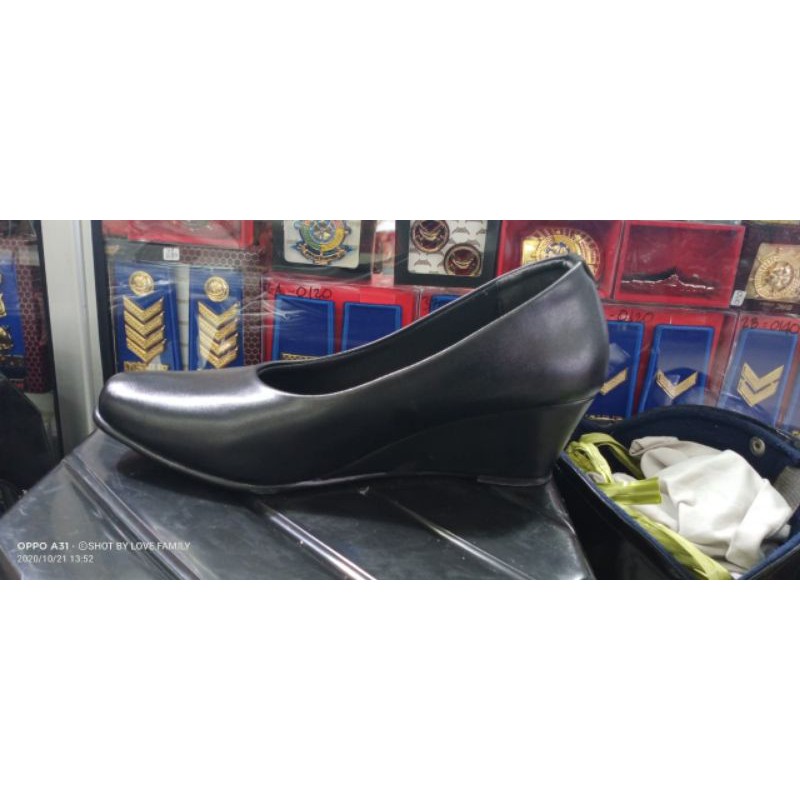 sepatu wanita wejes erasmas dove