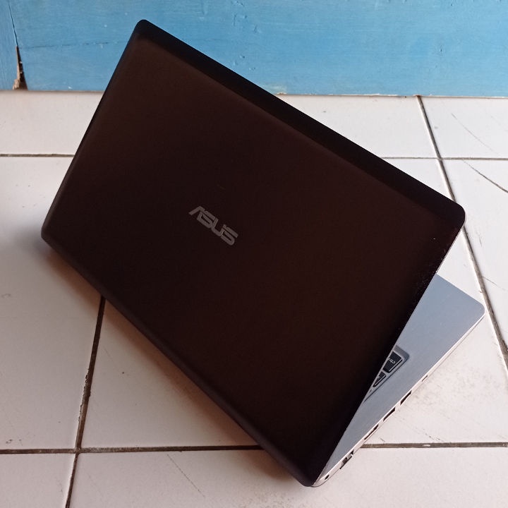 Asus X202EP Touchscreen Slim Tipis Warna Hitam silver 12 inch RAM 2GB HDD 500GB Windows 7 Notebook S