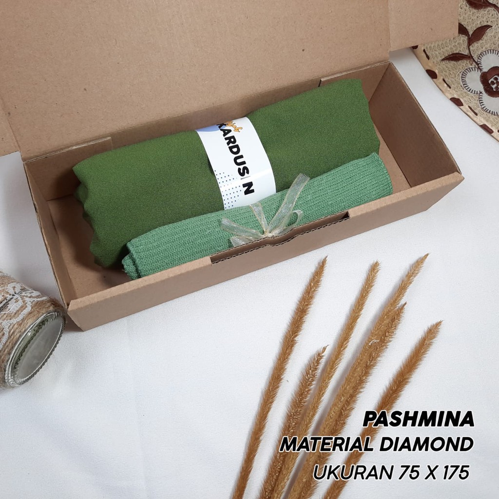 

Hampers Hijab Termurah / Gift Box / Kado Ulang Tahun Cewek Pacar Gebetan Pashmina Diamond