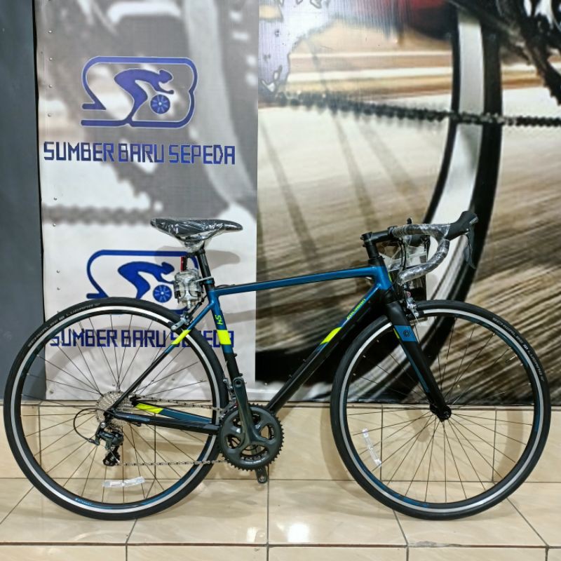 Sepeda Balap Roadbike Polygon Strattos S4