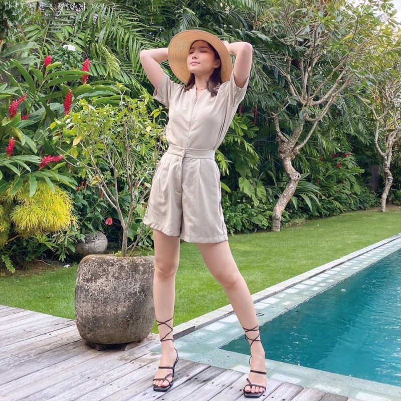 JOY ONE SET KOREA BUSUI FRIENDLY - SETELAN WANITA V NECK SEXY TOP AND BASIC SHORTS WITH POCKET - BALI OUTFIT CASUAL TOP DAN CELANA PENDEK - HADIAH / KADO ULTAH CEWEK