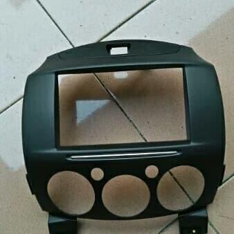 Frame Head Unit Mazda 2