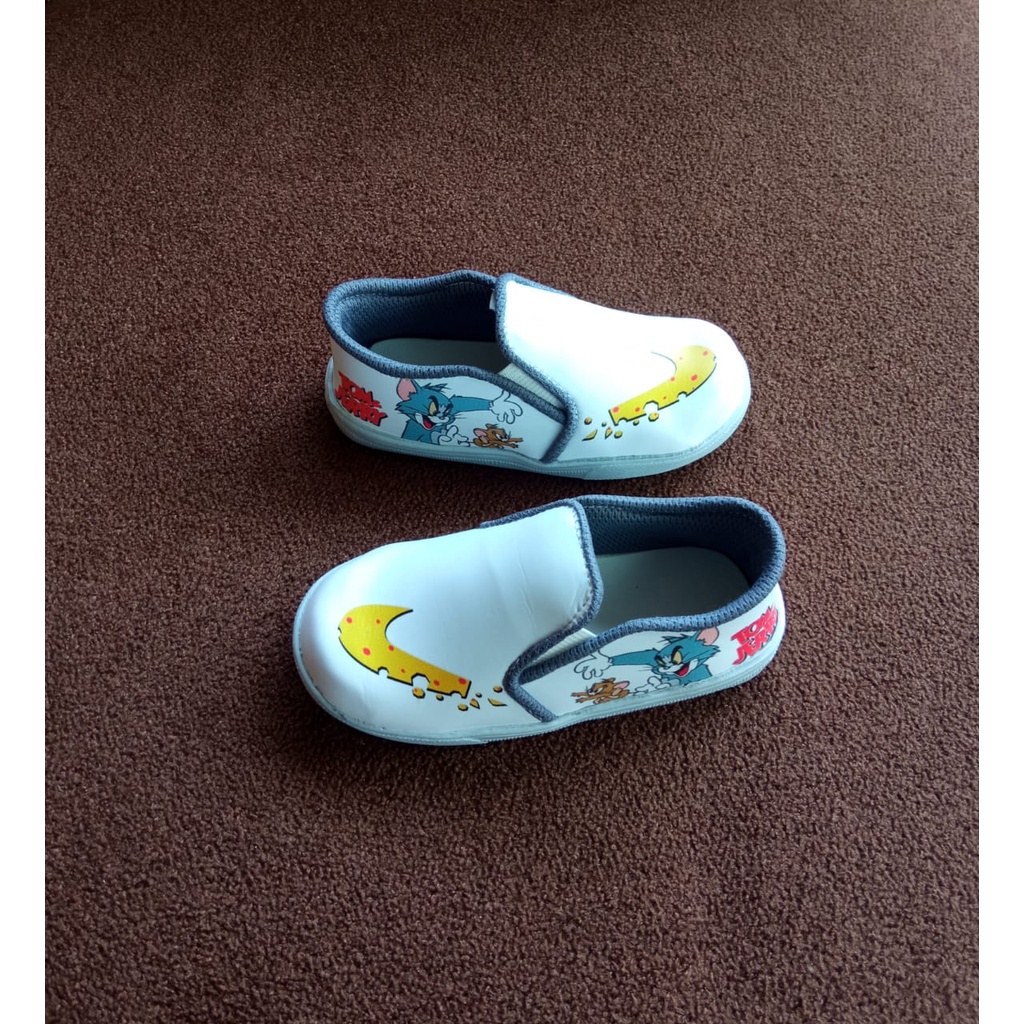 Keyla - Sepatu Slip On Motif Tom &amp; Jerry Terbaru Dan Trendi - Putih