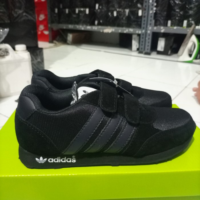 SEPATU SEKOLAH ADIDAS FULL HITAM TALI DAN PEREKAT UNTUK ANAK LAKI LAKI - PEREKAT ADIDAS, 28