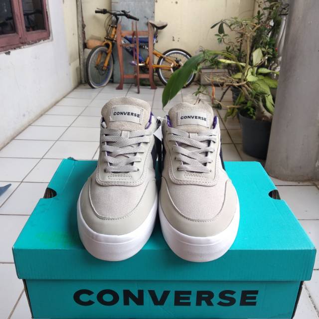 Converse courtlandt