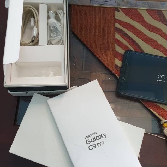 Samsung C9 Pro
