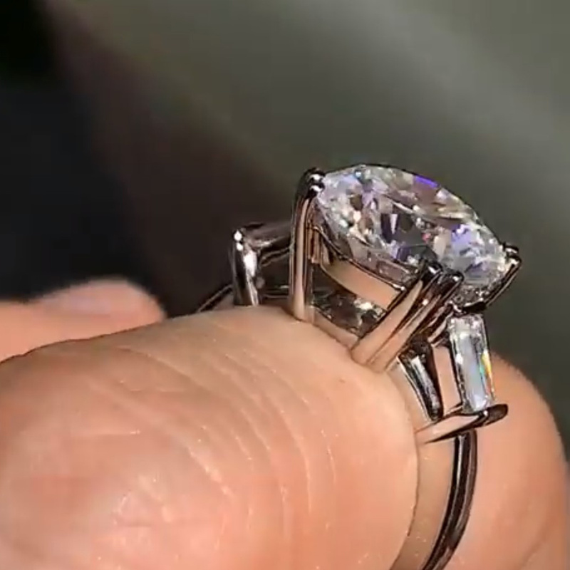 Sepasang Cincin Berlian Imitasi Bentuk Trapesium Bulat Lapis Platinum