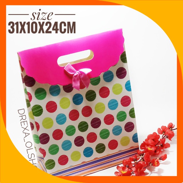 

Paperbag motif / Tas kado motif size M (31x10x24 cm)