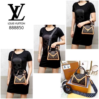Jual Louis Vuitton Trapezoid x Triangle Flap Top Handle Bag #888850