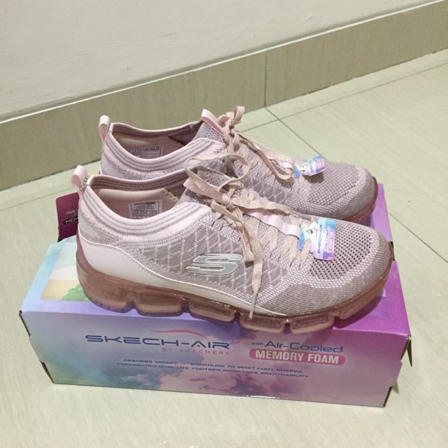 SKECH-AIR 92 AIR TRAVEL BY SKECHERS WITH AIR-COOLED MEMORY FOAM