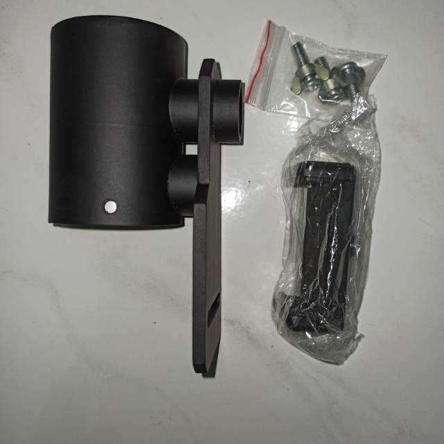 Mounting kamera HP samping