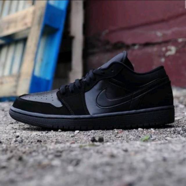 jordan 1 retro high og triple black
