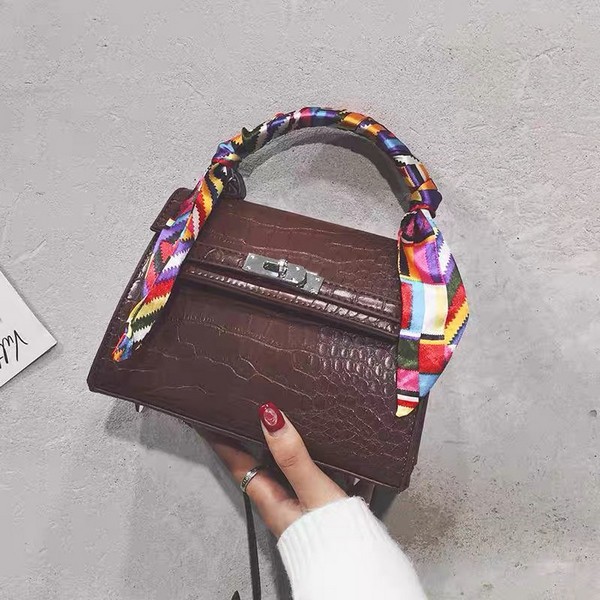 Tas Slempang wanita / Tas Fashion sling bag import remaja 2020 terbaru original 8995