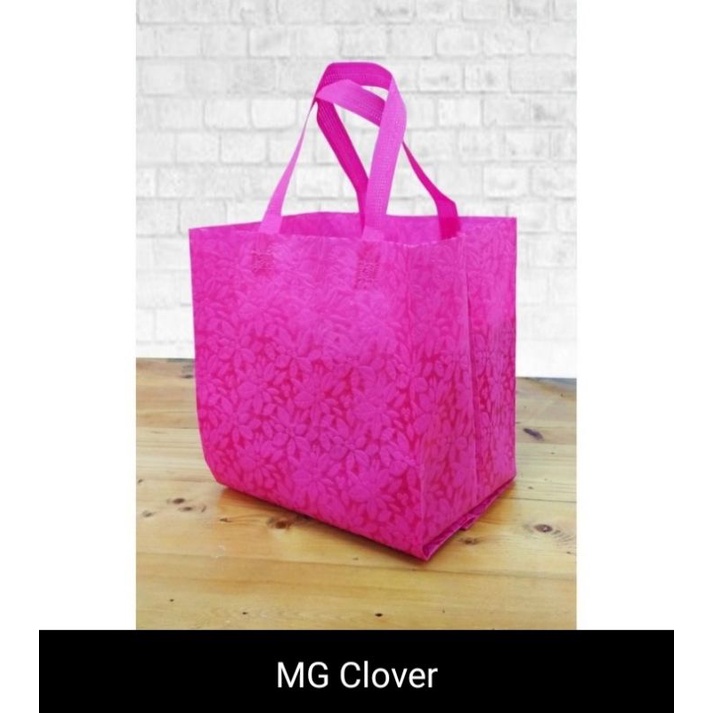 

TAS EMBOS 40X26X22 SPUNBOND | TAS BESEK | TAS BOX NASI | TAS BERKAT | TAS HAJATAN