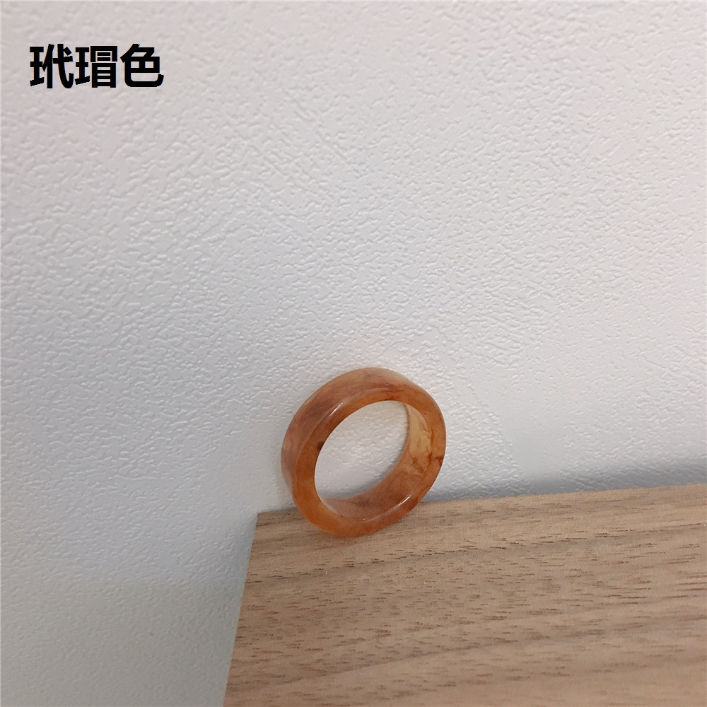 Cincin Bahan Resin Bentuk Bulat Gaya Korea Minimalis Untuk Wanita