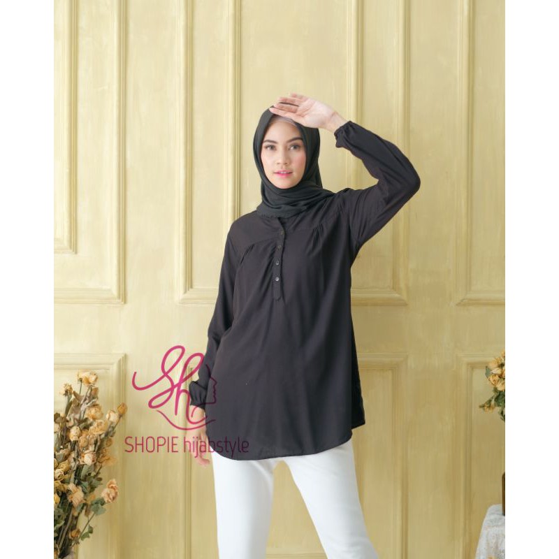 Blus Polos Hitam - Blouse Polos Rayon - Black - Fathin Basic - SHOPIE Hijabstyle - Polos Hitam-2
