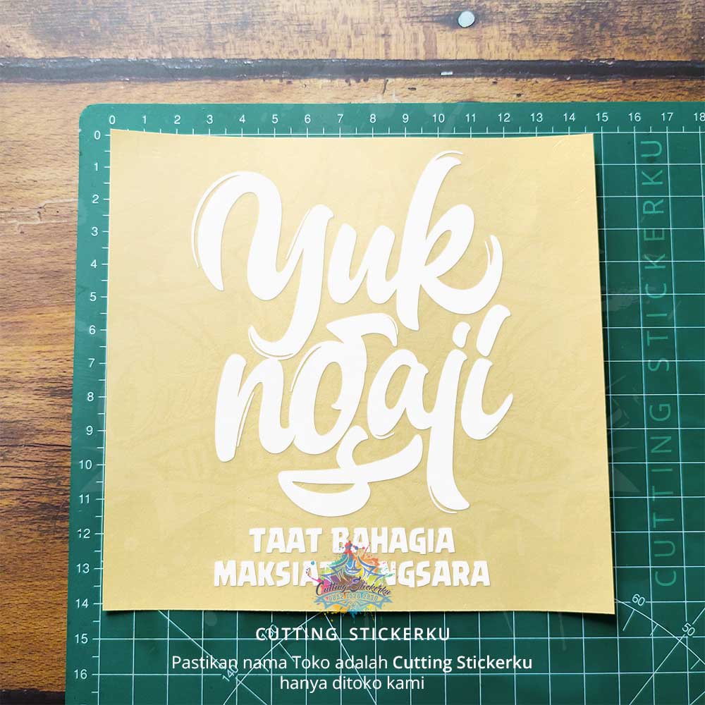 Cutting Stiker Yuk Ngaji Variasi Motor Mobil Sticker Dakwah Edmus Timbul Keren Nyala Dasbor Spakbor Visor Body Kaca Helm Laptop Hologram Reflective Tahan Air Bodi Samping Nama Scoopy Vario Beat NMAX PCX Vespa Aesthetic Pickup Windshield Kustom