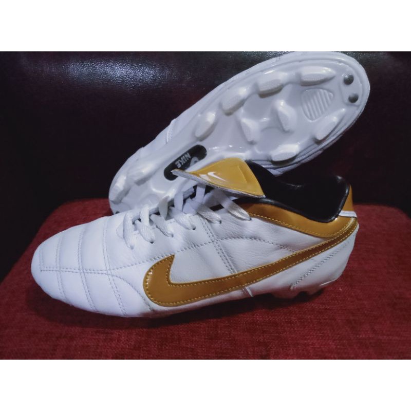 Sepatu Bola Kulit sapi Asli