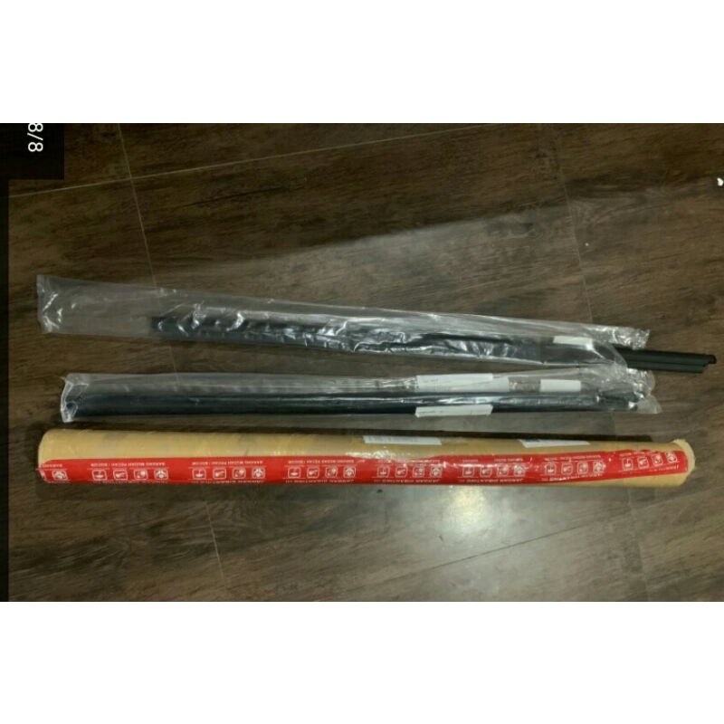 Karet Pelipit Kaca Dalam Fortuner 2006 2007 2008 2009 2010 2011 2012 2013 2014 2015