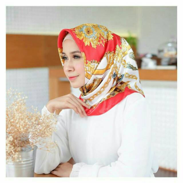 TERLARIS. H5 Jilbab Segi Empat Hermes Branded Merah Polyester Silk Premium Ori Import