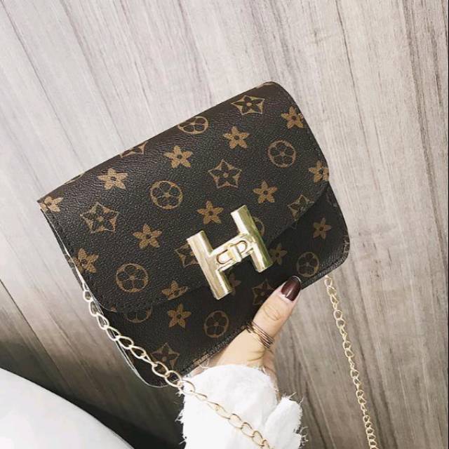 tas H klasik rantai/tas wanita/tas jalan/tas persegi/tas kulit/tas rantai/tas mini  bahu