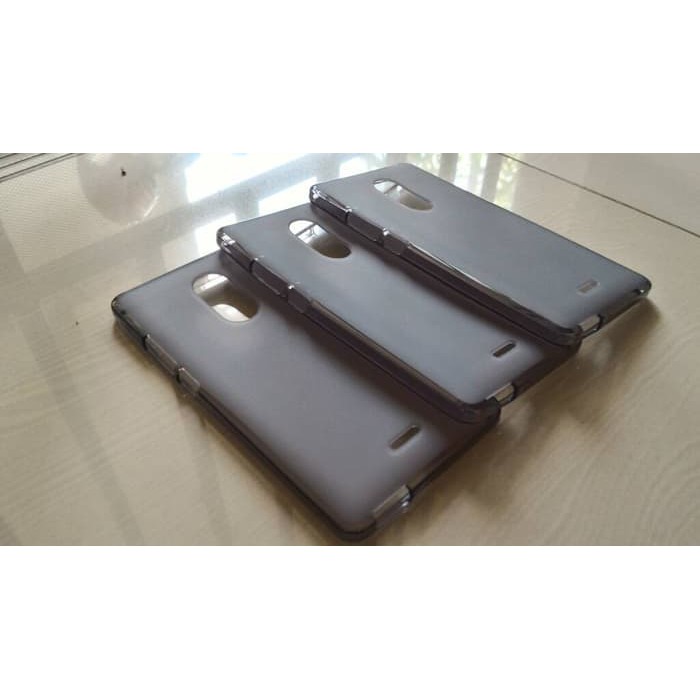 Jual  Paket ZTE Blade A711 Softcase   Case   Casing     Tempered Glass   Hitam