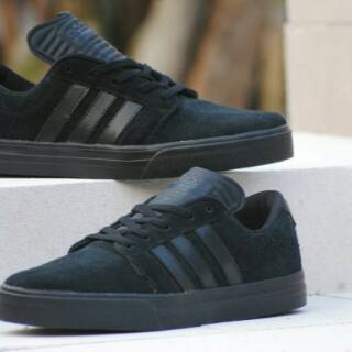  Sepatu  Running Adidas Super Skate Full  Black  Original BNWB 