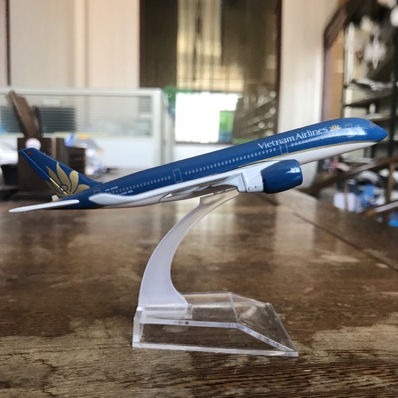 Miniatur Diecast Pesawat Terbang Vietnam Airlines A350 Bahan Alloy Untuk Koleksi