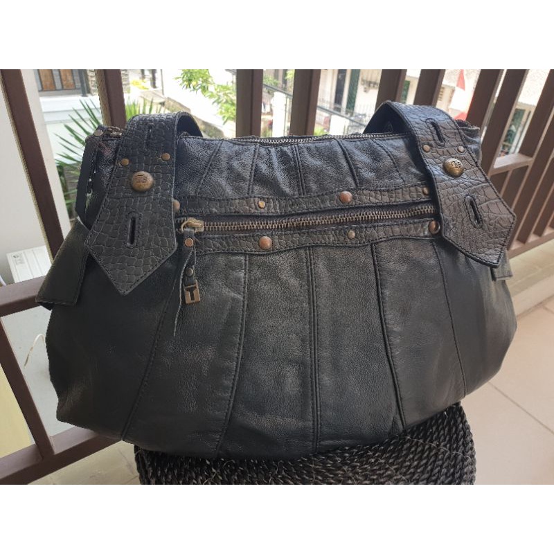 Tas Preloved Tomboy Wiz Hobo bag kulit