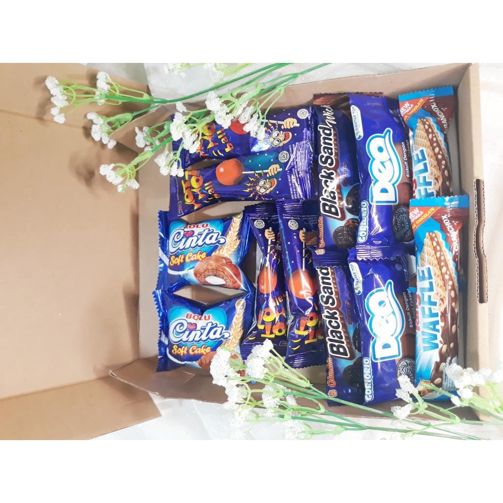 

Snack Box/ kado anniversary/snack box murah/snack box medan/hempers/kado coklat/ kado pacar