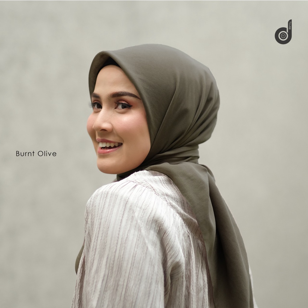 DEENAY LIZA BURNT OLIVE JAHIT TEPI BORDIR POLOS VOAL SCARVES HIJAB SEGIEMPAT