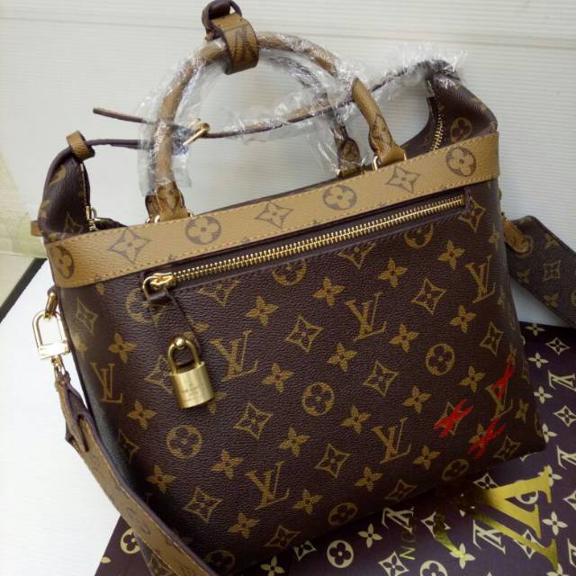 Louis Vuitton Selena Gomez / LOUIS VUITTON Monogram Reverse Canvas City  Cruiser Bag, Barang Mewah, Tas & Dompet di Carousell